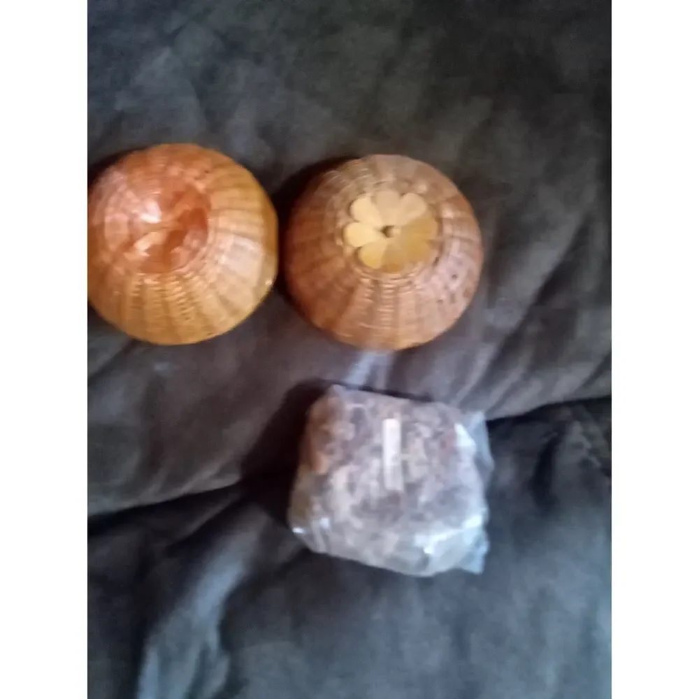 Vintage Wicker Apple Shaped Potpourri Holder Or Trinket Box 3x2.5